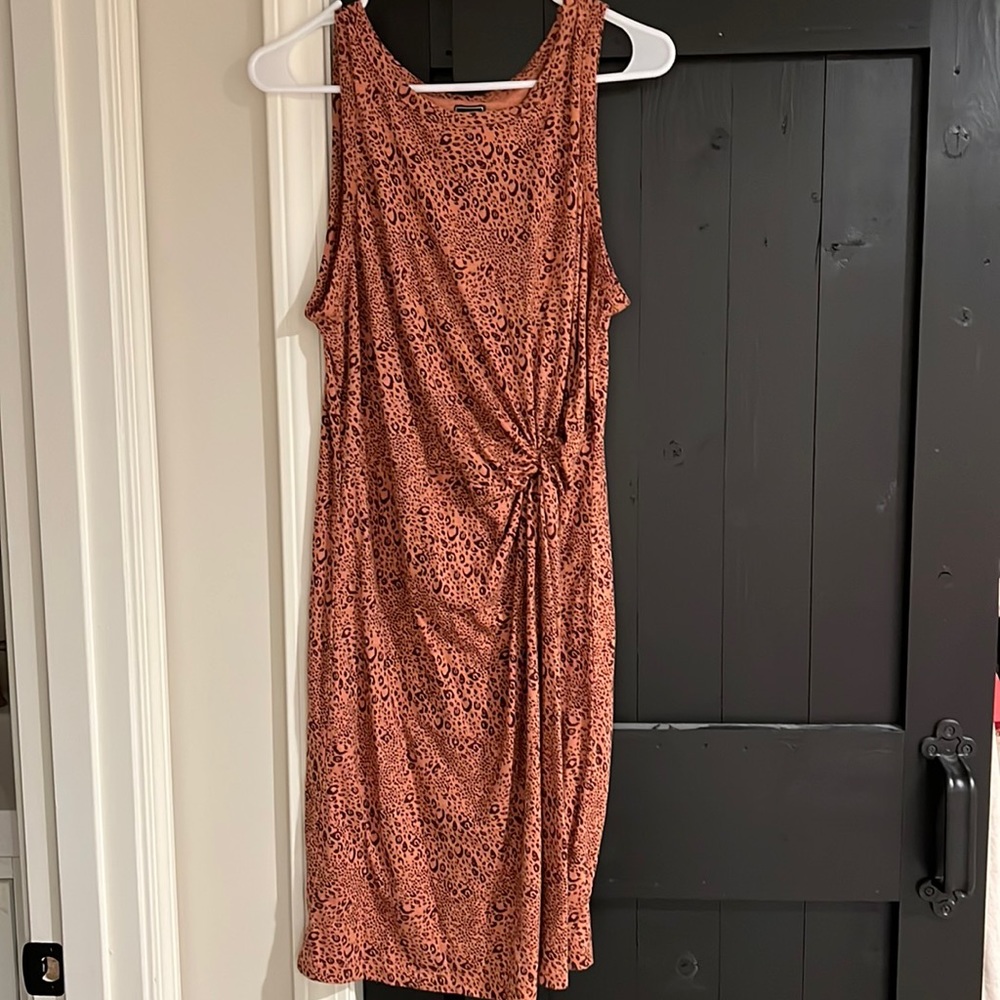 Brand new with tags Gap cotton rouche side midi dress. Size small